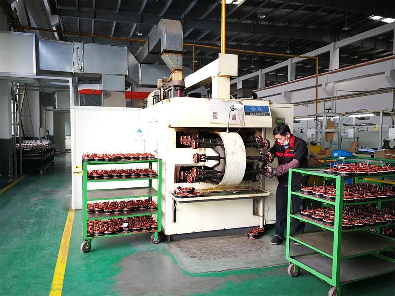 7966 Alternator 140 AMP/12 Volt, Cw, 6-Groove Pulley, 02: 00 Plug Clock•   Delco CS144 Late IR/Ef