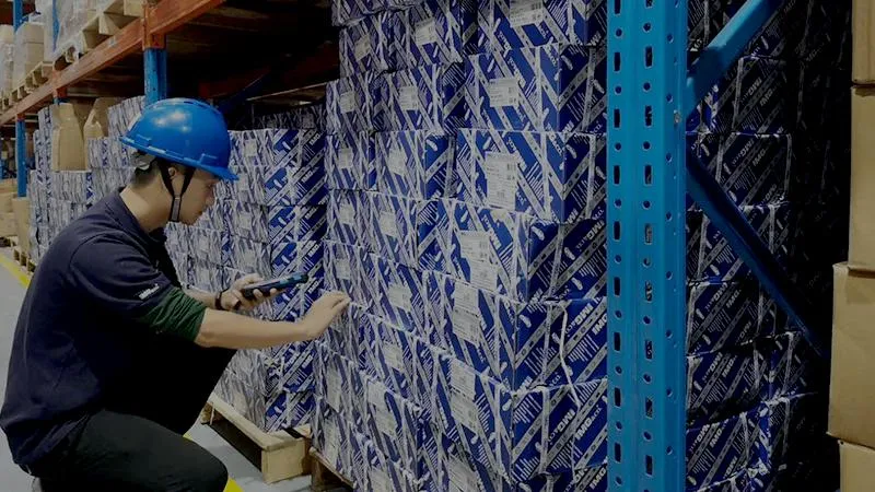 OEM 13264-7y000 Hight Quality Car Engine Valve Cover